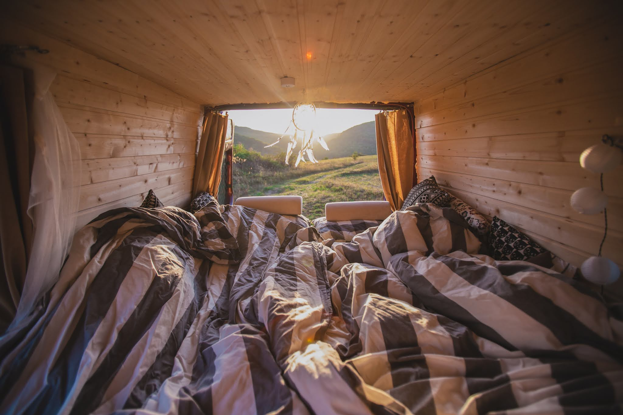 How to travel cheap - vanlife