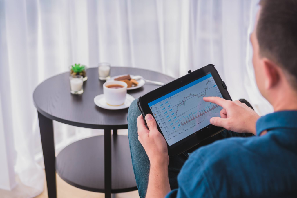 stock day trading can give you the freedom of working from anywhere