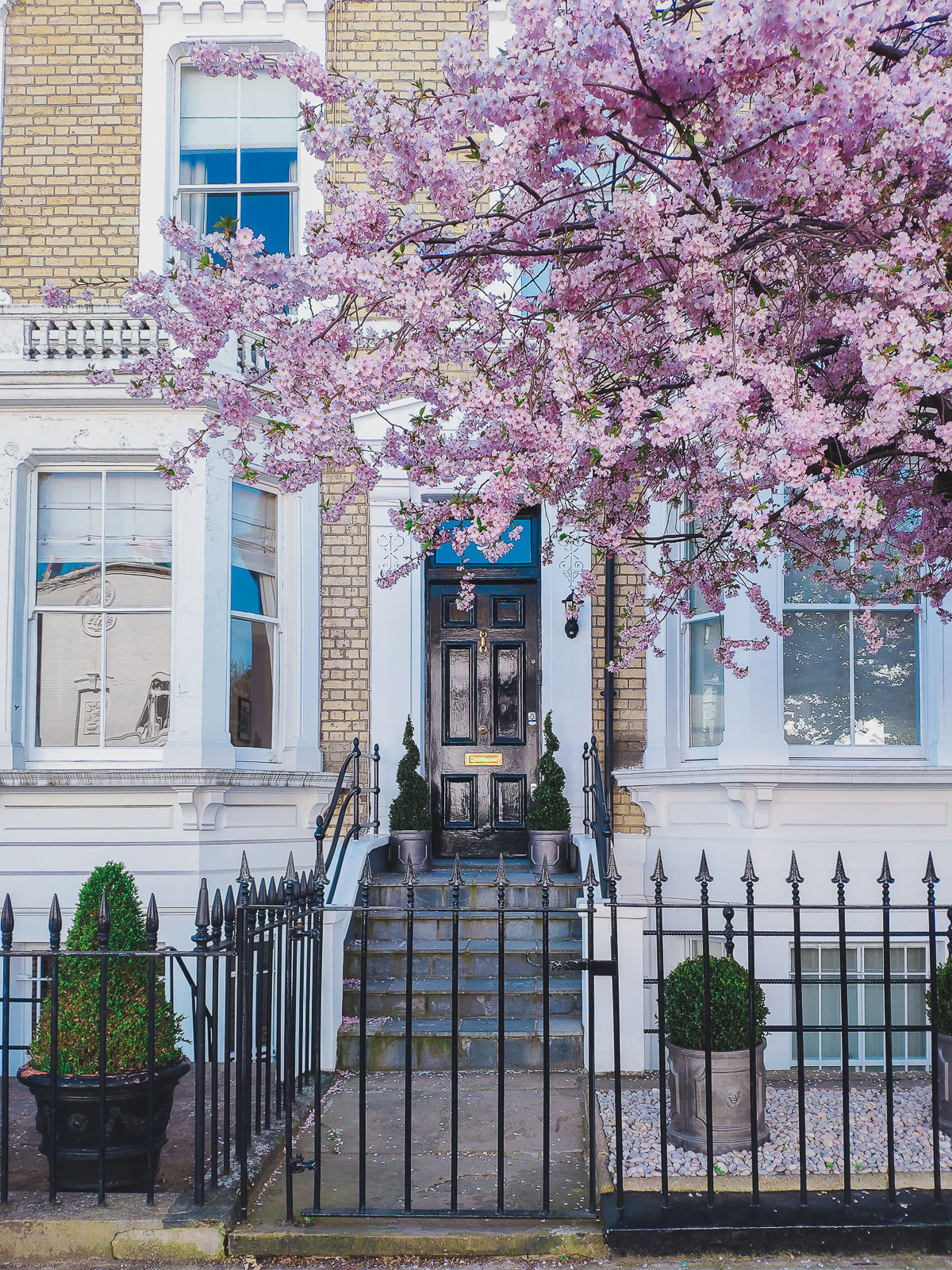 8-9 Glebe Place, London