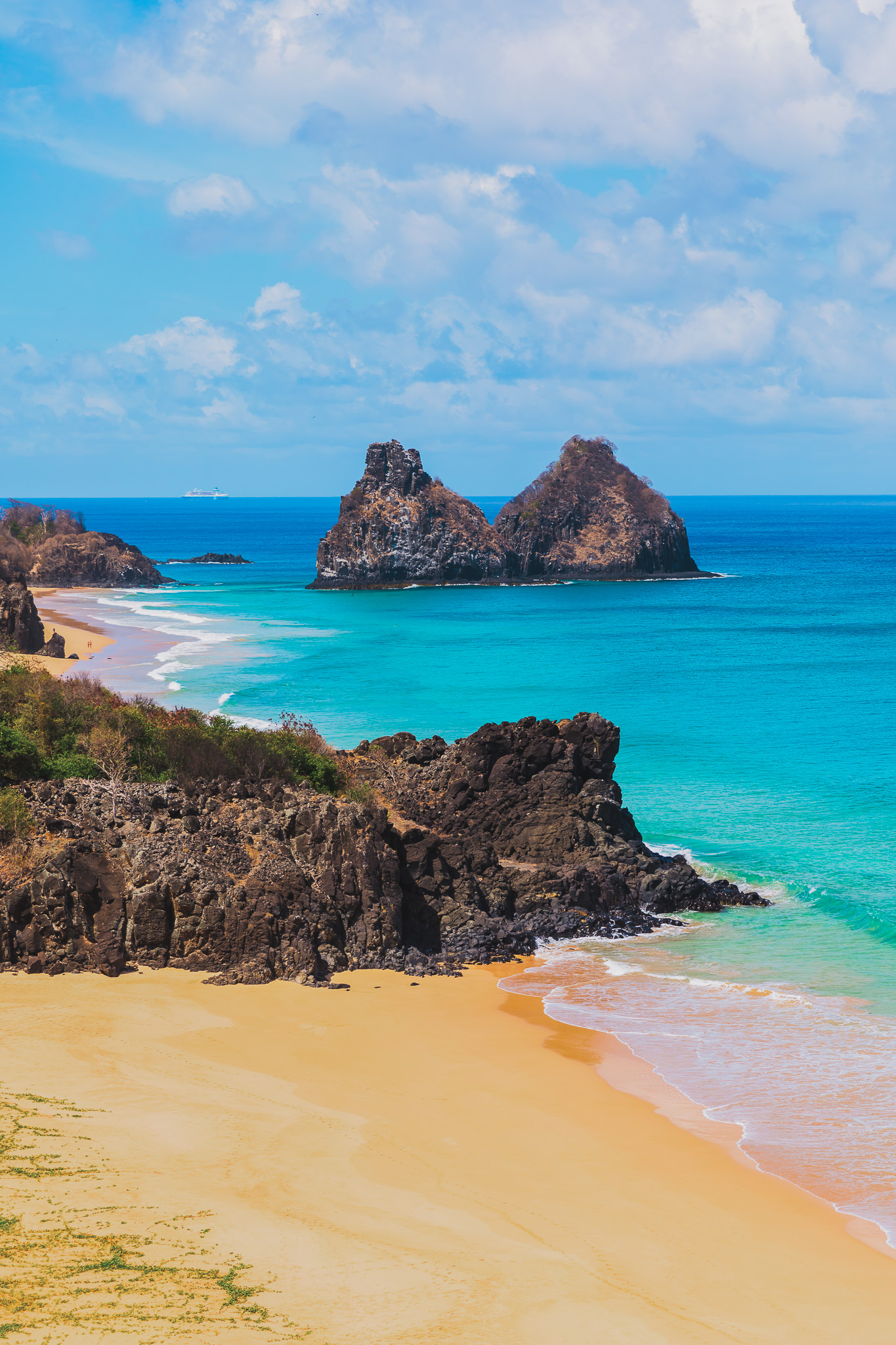 Guide to Fernando de Noronha Beaches - Americano Beach with Morro Dois Irmãos in the background