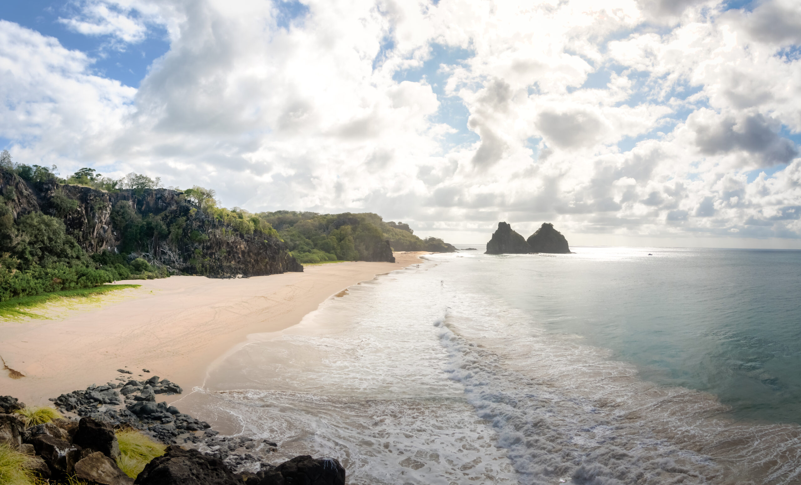 Guide to Fernando de Noronha Beaches - Praia do Quixabinha and Morro Dois Irmaos