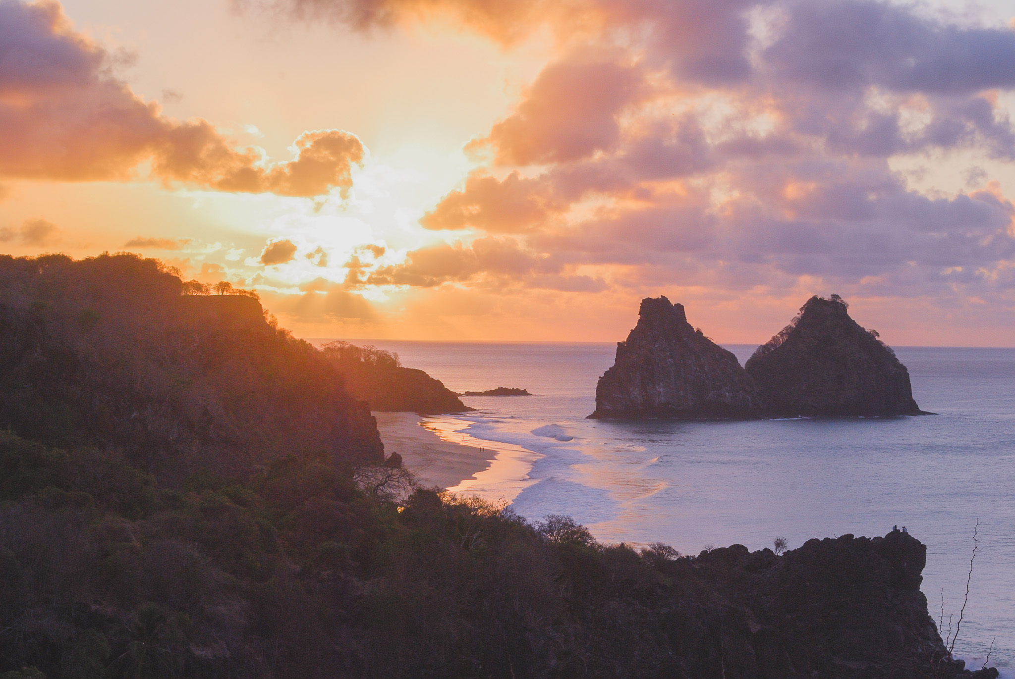 Guide to Fernando de Noronha Beaches - Sunset at Mirante Forte Boldró