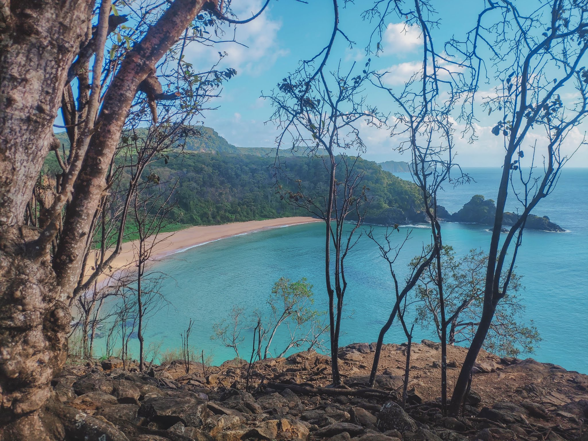 Fernando de Noronha - Views over Praia do Sancho from the viewpoint